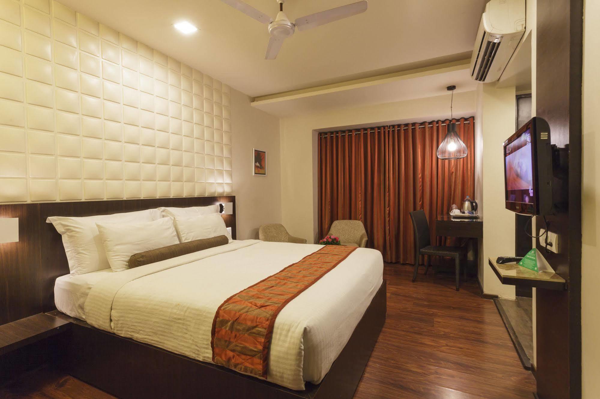 Citrus Hotel كولهابور المظهر الخارجي الصورة